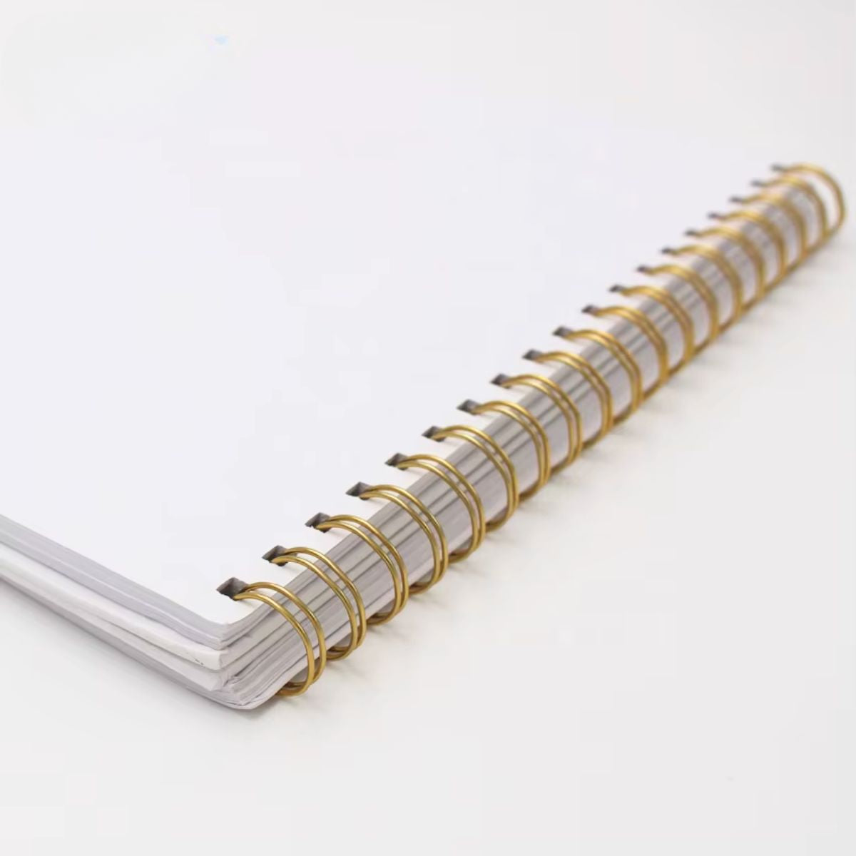 10 Espirales Metálicos Journelle Dorado Claro 7/8” Arillos para Engargolar Angie Guerra &amp; Hobbees