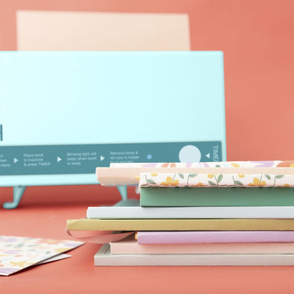 Thermal Cinch Mint Binding Machine / Máquina de Encuadernación Térmica Color Menta Máquinas We R Makers