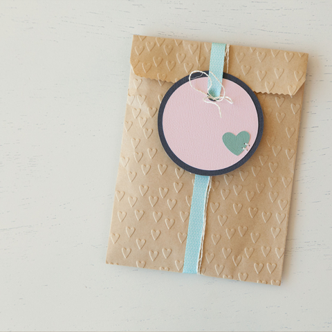 Embossing Folder Cross my Heart / Folder de Grabado Corazones Descontinuado Cuttlebug