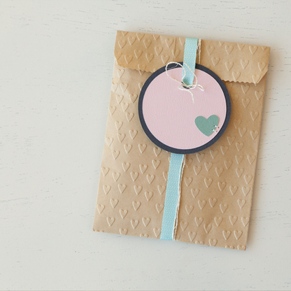 Embossing Folder Cross my Heart / Folder de Grabado Corazones Descontinuado Cuttlebug