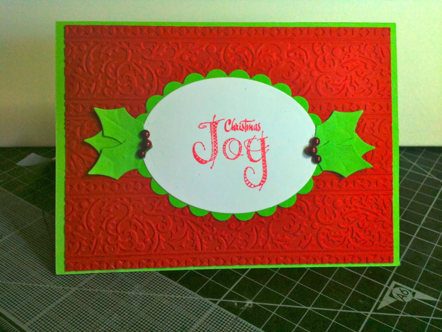 Embossing Folder Holly Ribbons / Folder de Grabado Hoja de Navidad Descontinuado Cuttlebug