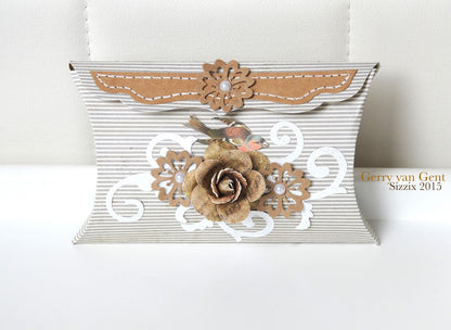 Bigz Fancy Pillow Box / Suaje de Corte de Caja de Almohada Descontinuado Sizzix