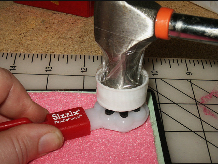 Paddle Punch Ice Cream Cone / Perforadora de Golpe Cono de Helado Descontinuado Sizzix