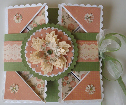 Suaje de Corte de Flor  / Aster Flower Topper Descontinuado Spellbinders