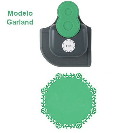 Mini 8 Garland Punch / Perforadora Mini 8 Guirnalda Descontinuado We R Memory Keepers