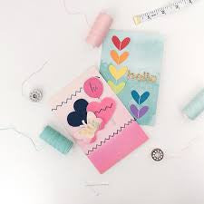 Stitch Happy Pink / Máquina de Coser Descontinuado We R Memory Keepers