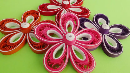 Quilling Paper Red and Pink Assortment / Tiras de Papel para Filigrana Rojo y Rosa Descontinuado Lake City Crafts Company